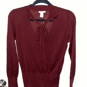 Burgundy H&M fine-knit sweater with neck tie